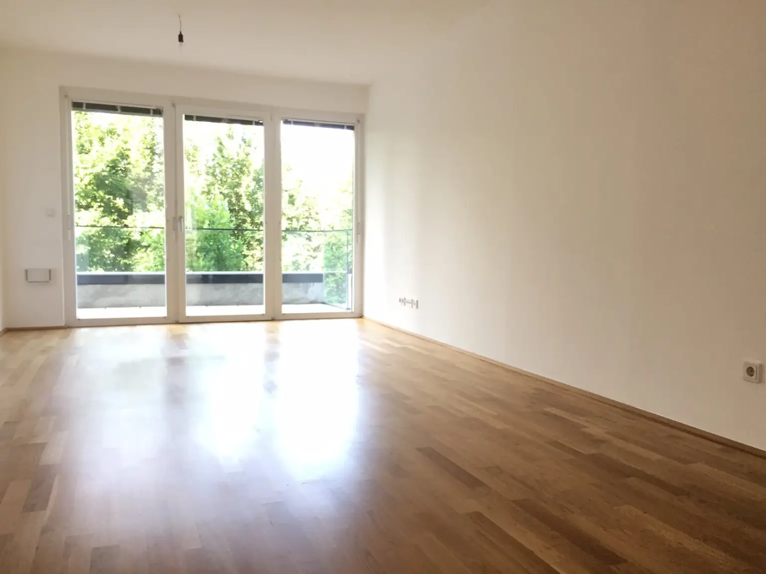 Schöne 3-Zimmer-Wohnung mit Blick ins Grüne im 22ten!