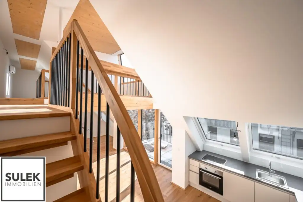 lichtdurchfluteter DG-Erstbezug mit offener Galerie und hochwertiger Ausstattung