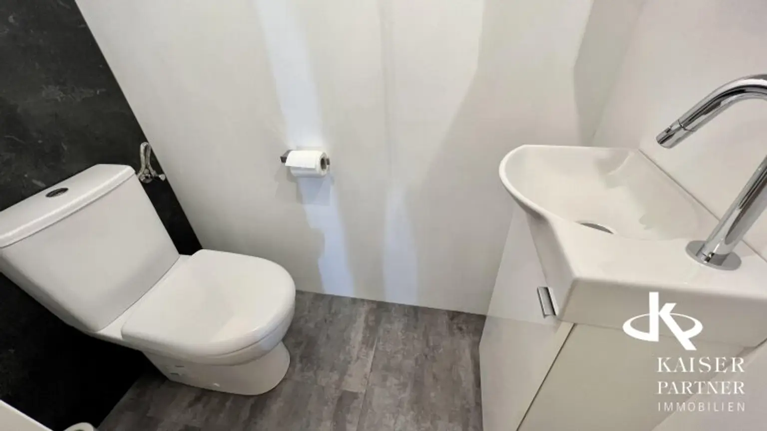 HELLE 3-ZIMMERWOHNUNG MIT LOGGIA IN GRÜNOASE!