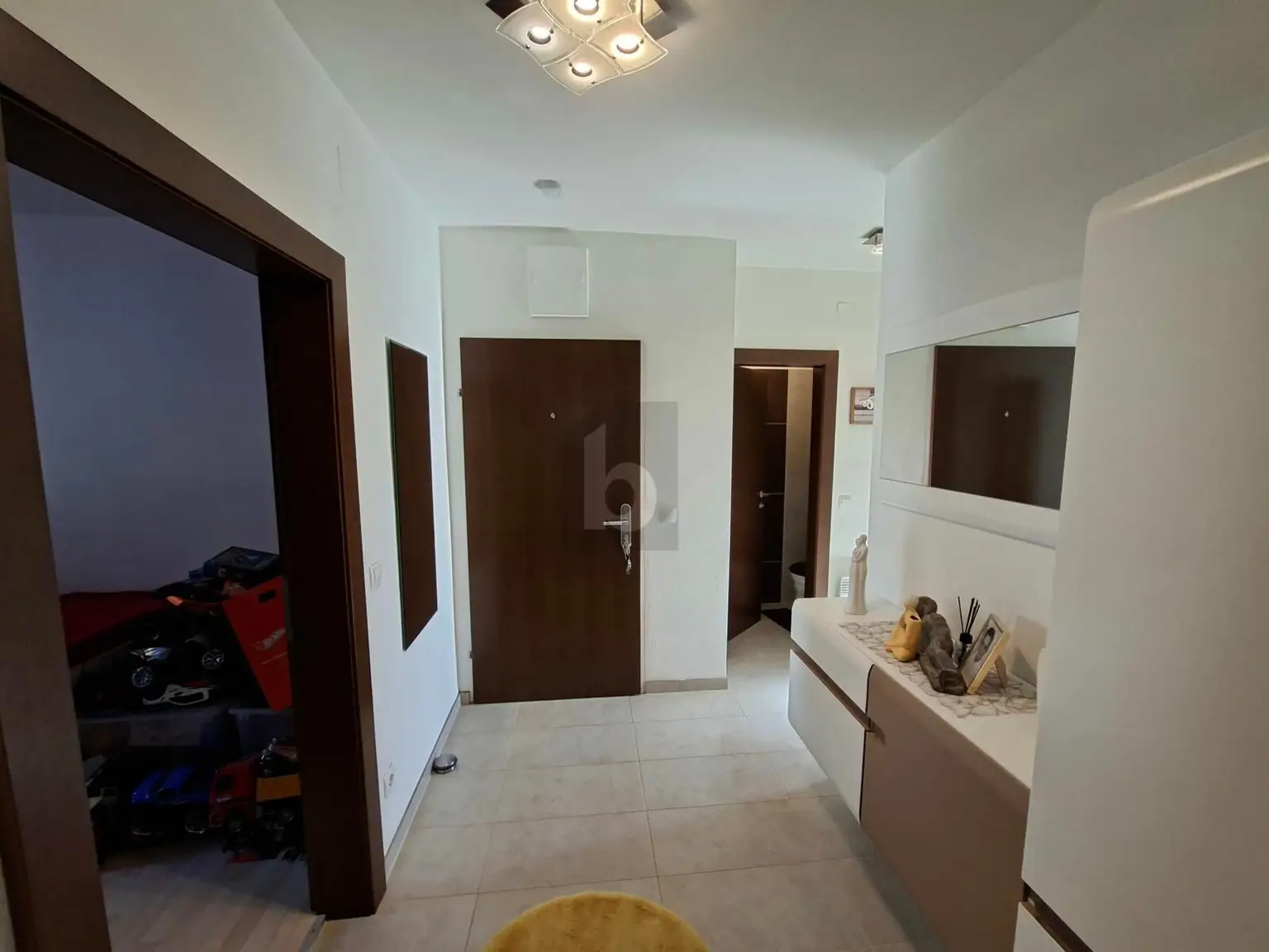 KLEINFAMILIENHIT IN GUTER LAGE