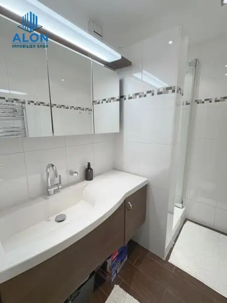 3 Zimmer | WG-geeignet | Toplage beim Naschmarkt | zentrale Anbindung | ruhige Wohnung im 3. Liftstock