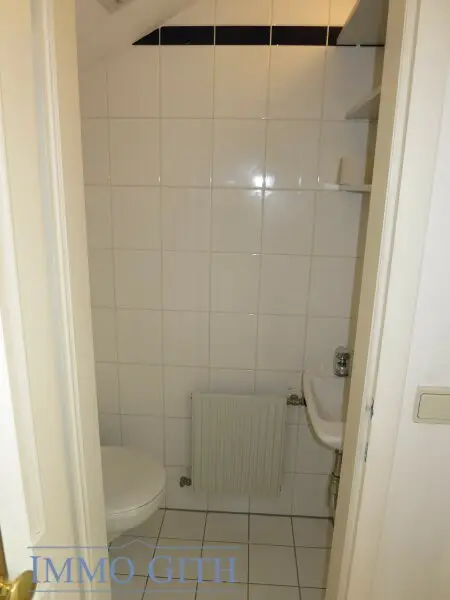 PROVISIONSFREI: PENTHOUSE MIT TERRASSE, LIFT UND KLIMA-ANLAGE IN HIETZINGER VILLA!