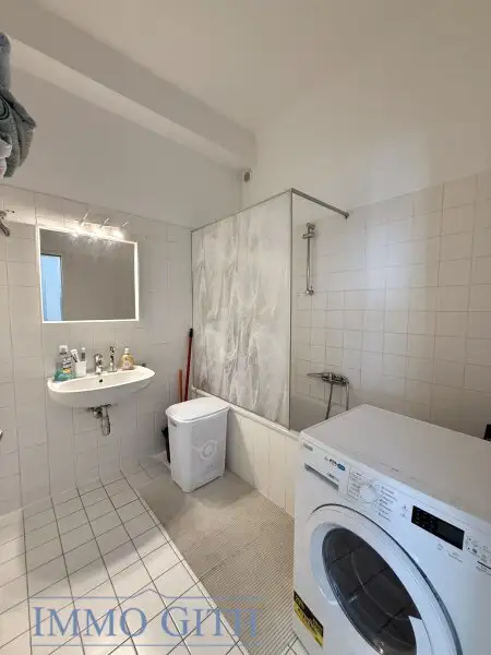 UNBEFRISTETE 2-ZIMMER-WOHNUNG MIT LIFT & U1 „ALTES LANDGUT“ VOR DER TÜR – 1100 WIEN ZU MIETEN!