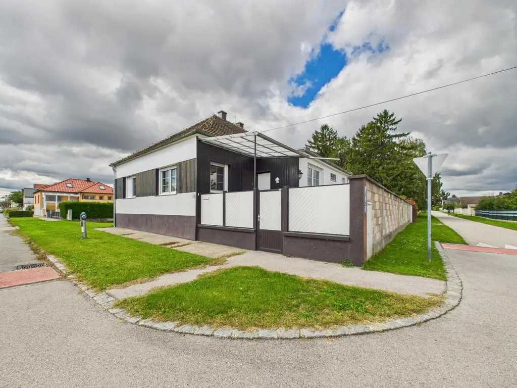 Einfamilienhaus mit Keller, Garten und Garage