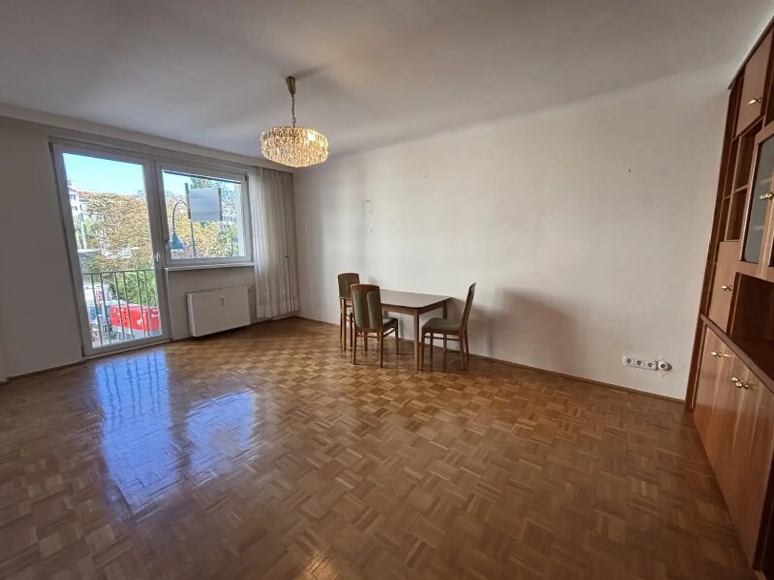 MITTEN im ALTEN ORT + PERFEKT für ZWEI + LOGGIA + nächst Kirche ALT-OTTAKRING!
