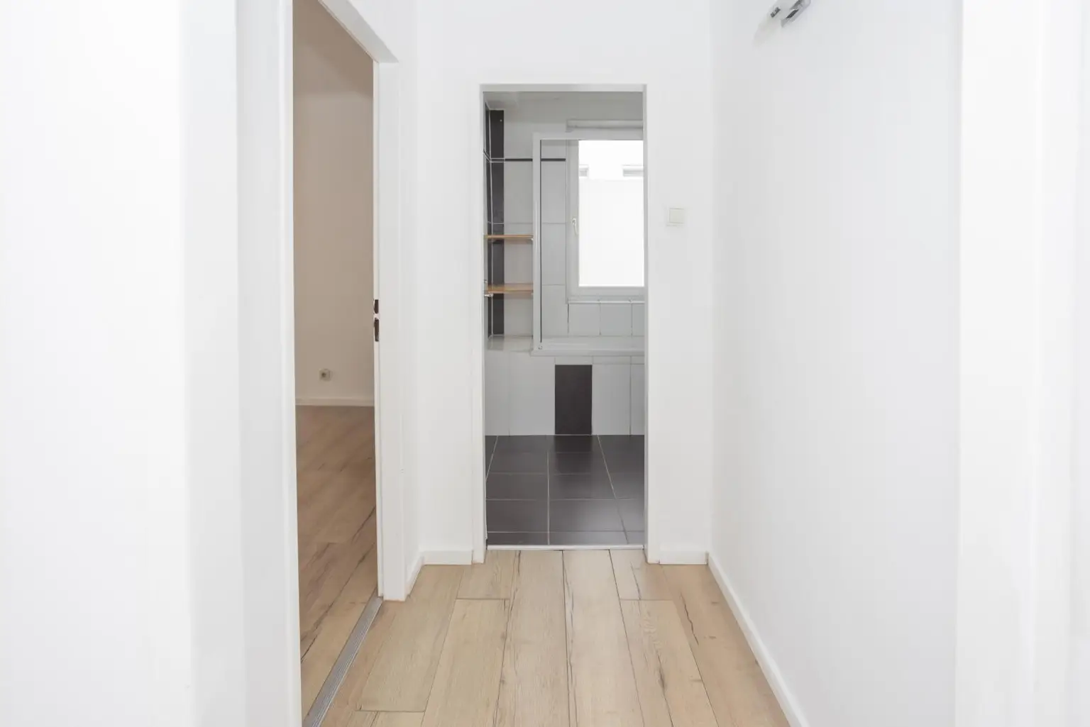 -30000840_1004288166_16461642