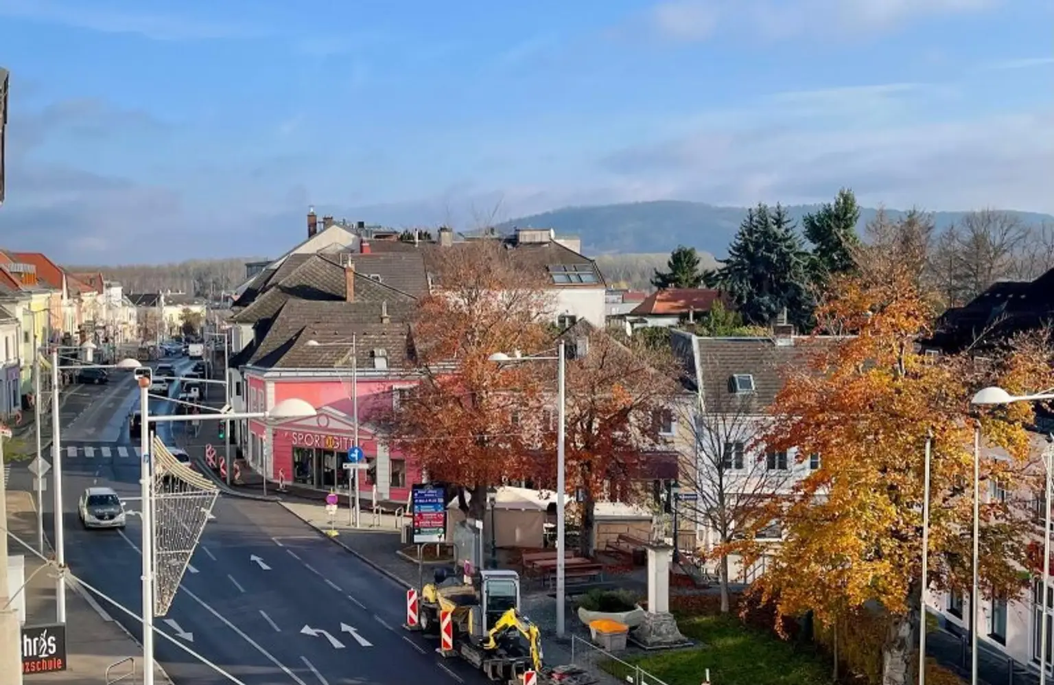 Repräsentatives Altbaubüro mit 2 Balkonen und Blick auf das Stift Klosterneuburg