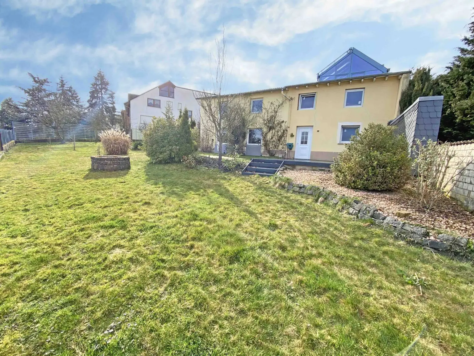 Außenansicht_Hintereingang