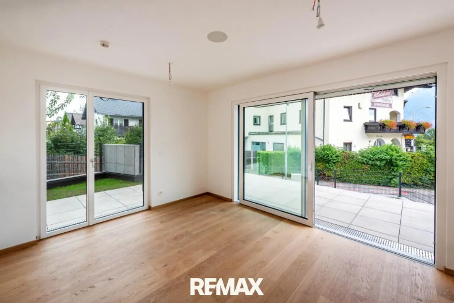 Wohnzimmer mit Terrasse