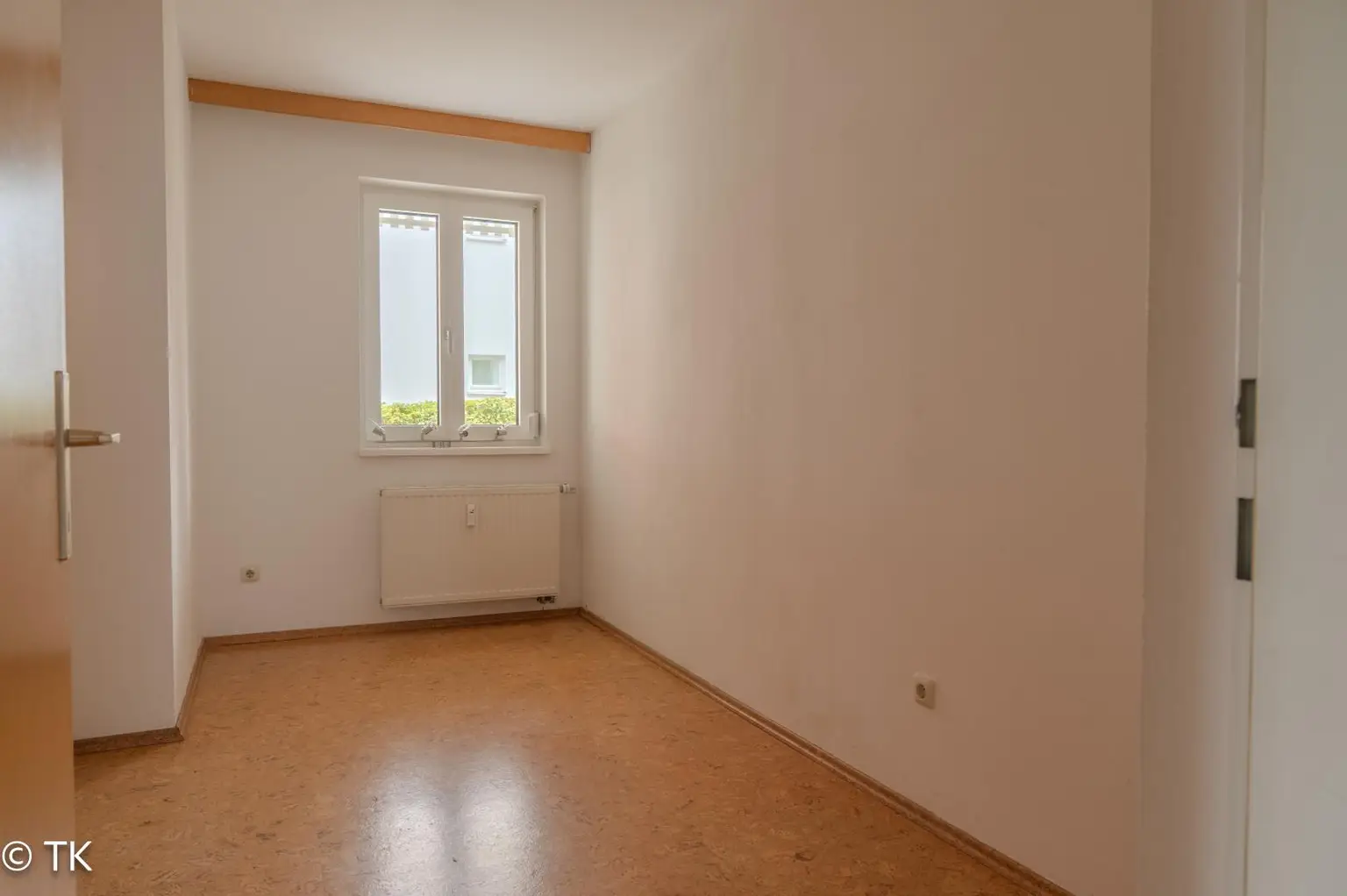 Freundliche Erdgeschosswohnung mit Tiefgaragenplatz und Loggia