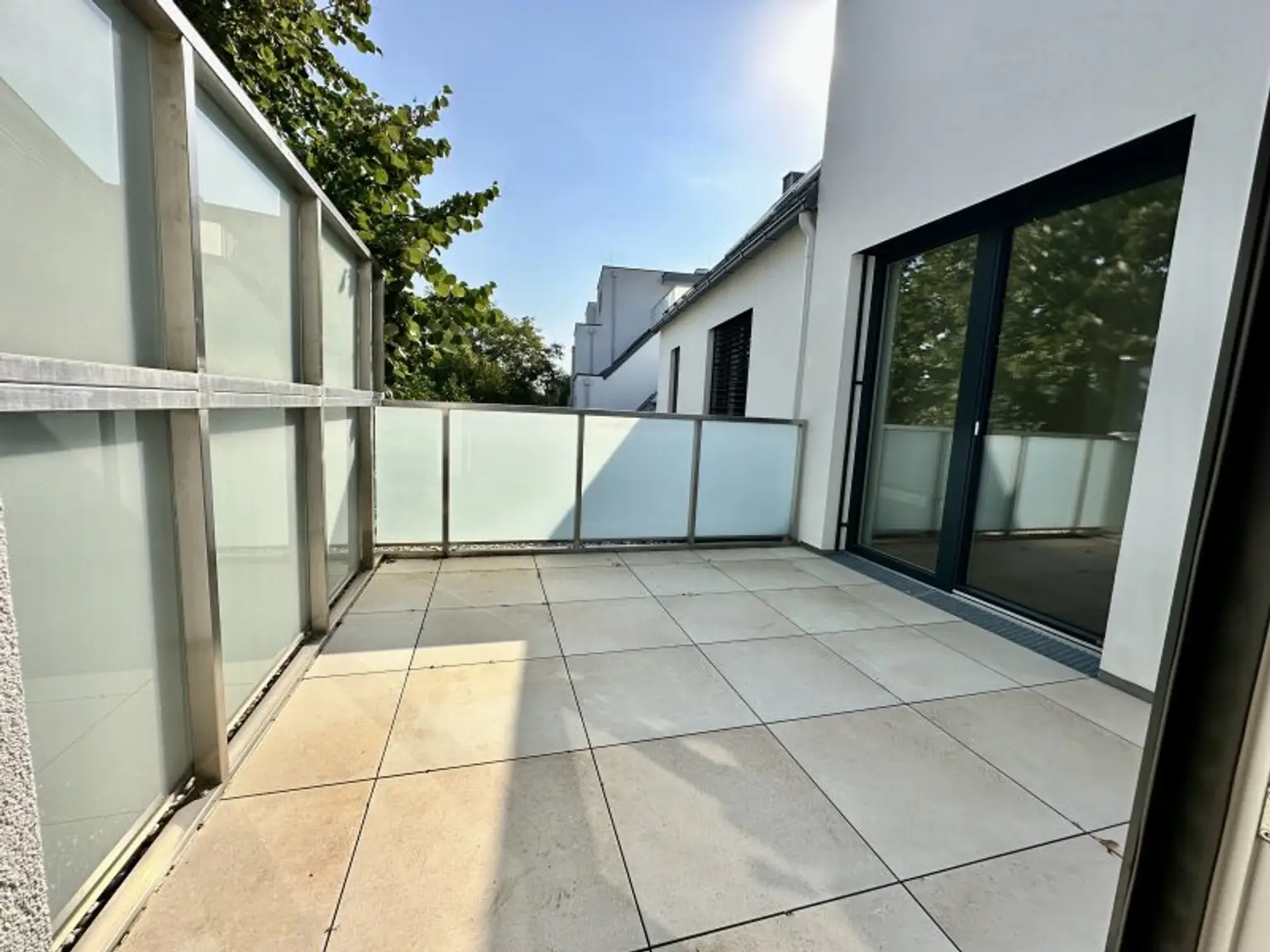 U2 Nähe und dennoch absolute Ruhelage - 2 Terrassen - hochwertig ausgestattet - Markenküche - provisionsfrei für den Käufer