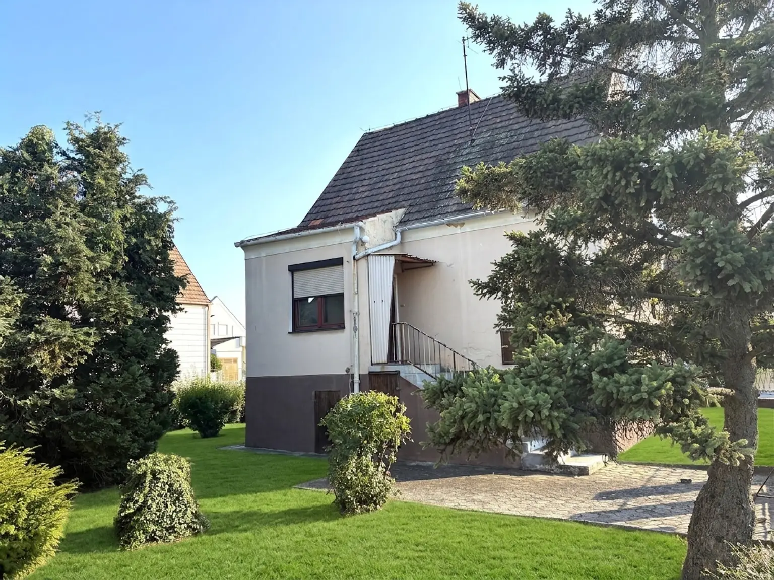 Ansicht Garten(Wiese mit Ki bearbeitet)
