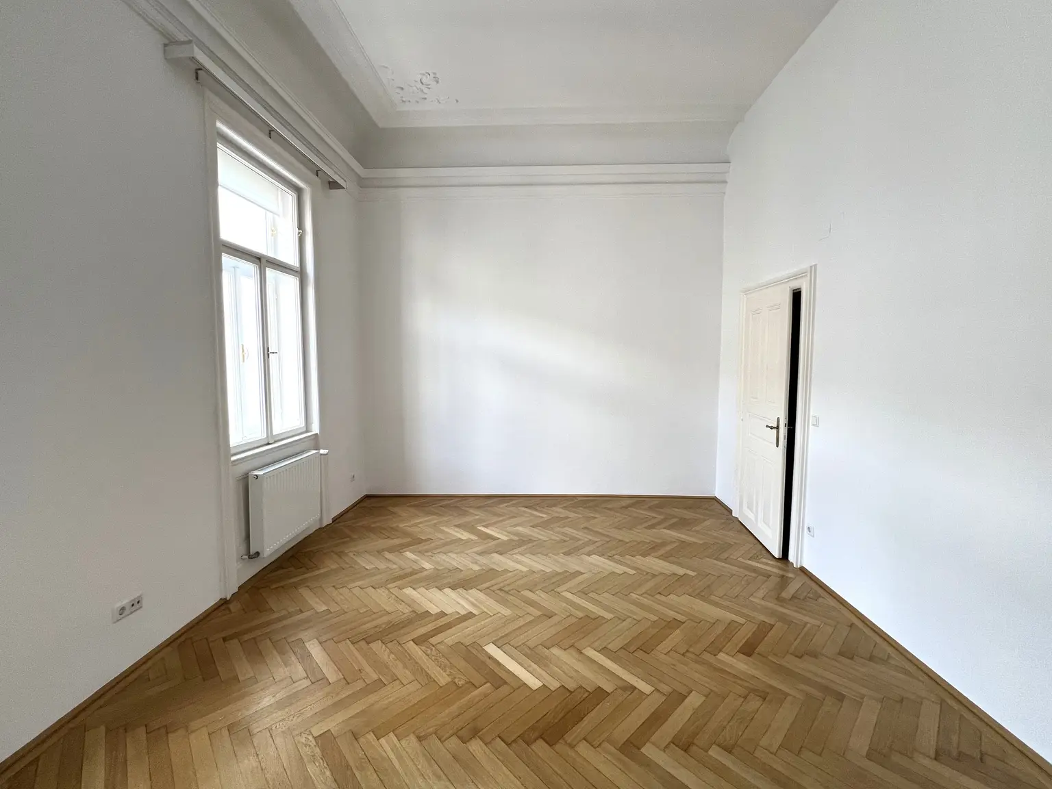 Stilvolle 6-Zimmer Wohnung im repräsentativen Haus