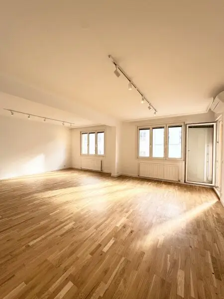 Exklusives Wohnerlebnis in Wien – Großzügige Eigentumswohnung mit Balkon