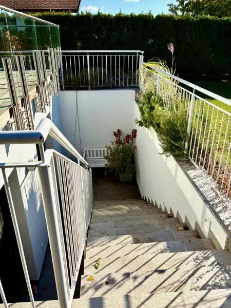 LUXUS-KLEINGARTENHAUS IM ALLEINEIGENTUM MIT WUNDERSCHÖNEM BLICK AM HACKENBERG