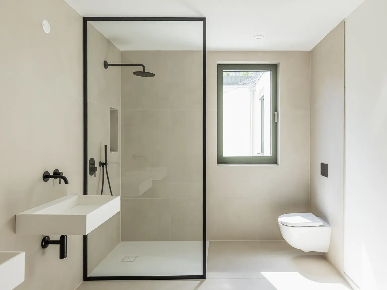 Loft-Feeling trifft Altbauflair – 3 Zimmer Erstbezug mit Terrasse nahe U6