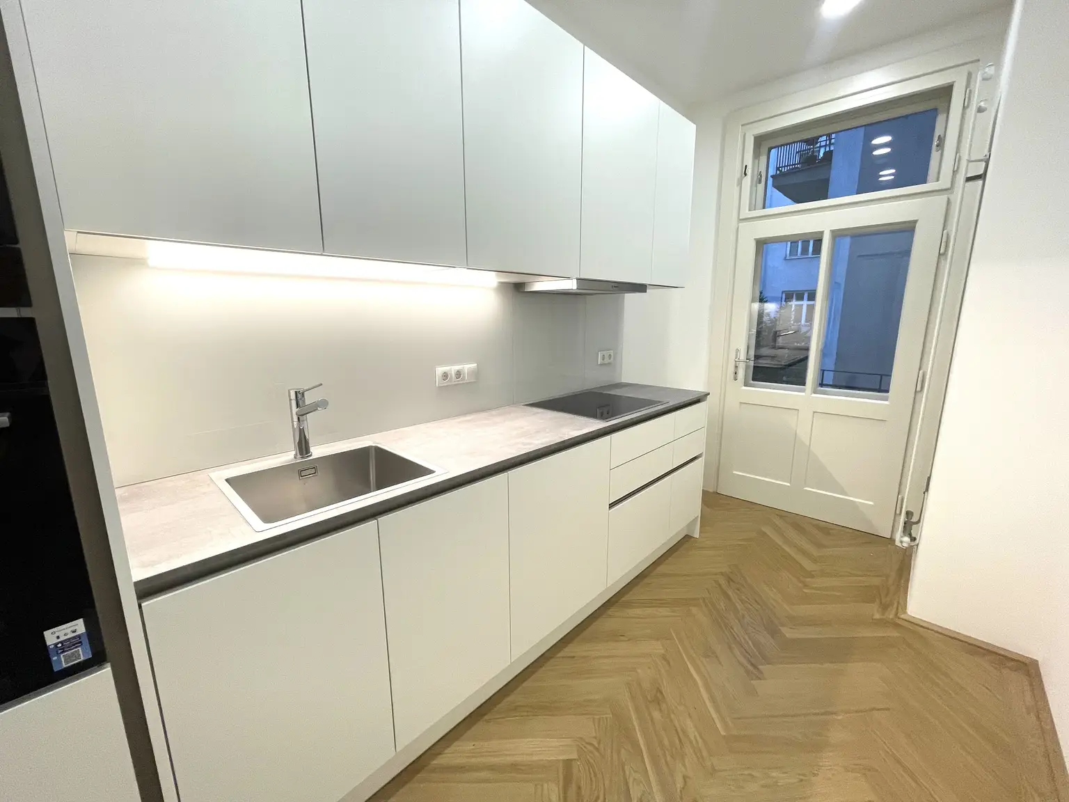 Bezaubernde 3-Zimmer-Wohnung mit kleinen Balkonen und Grünblick