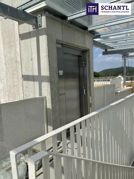 RIESIGE DACHTERRASSE + HOCHWERTIGE AUSSTATTUNG + SÜD/WEST Ausrichtung! + Tiefgarage! Nur 7 Min. von Graz entfernt!!