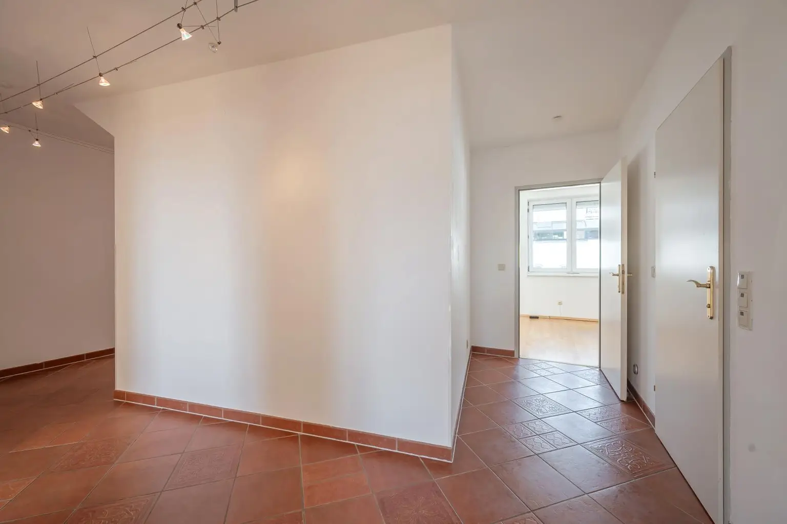 STUDENTEN AUFGEPASST - U3 VOR DER TÜR - MAISONETTE | TERRASSENWOHNUNG