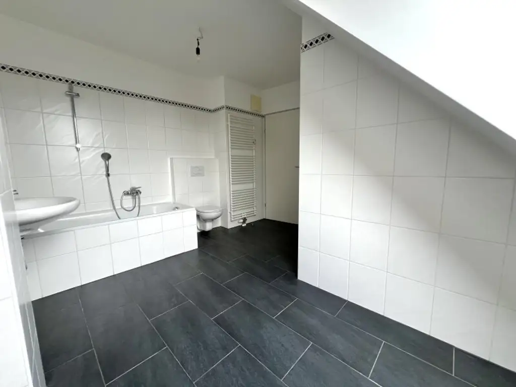 Dachterrassentraum: 3 Zimmer Dachgeschoss-Wohnung: 92m² mit Terrasse  zu kaufen!!