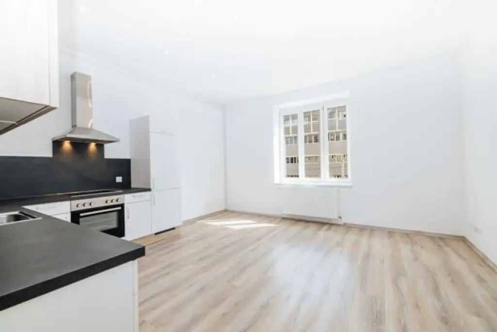MODERN ERNEUERT I TOP-LAGE BEI DER FH JOANNEUM I BESTE ANBINDUNG MIT STRASSENBAHN I CHARMEVOLLER ALTBAU I 2. STOCK MIT LIFT I HAUSTIERFREUNDLICH I PROJEKT WOHNEN I