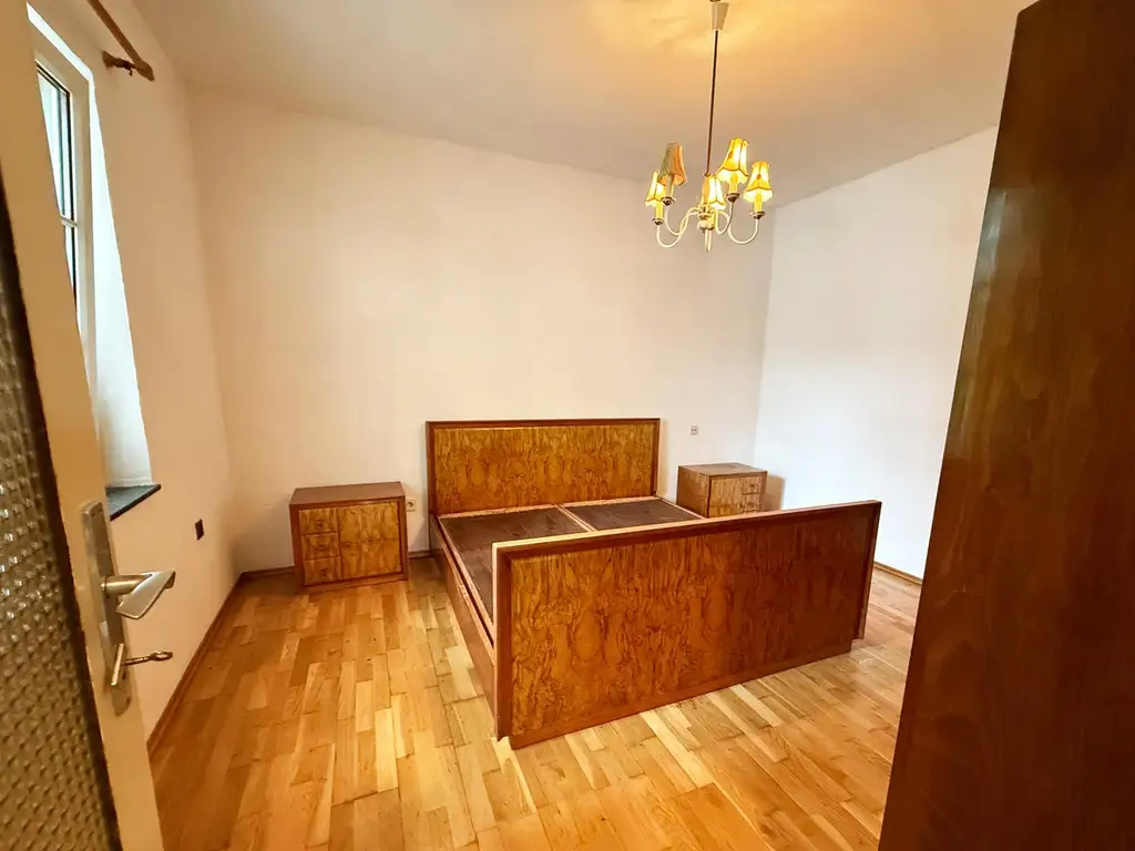 Bürgerliches Einfamilienhaus mit viel Platz, liebenswerten Garten und tollem Ausblick!