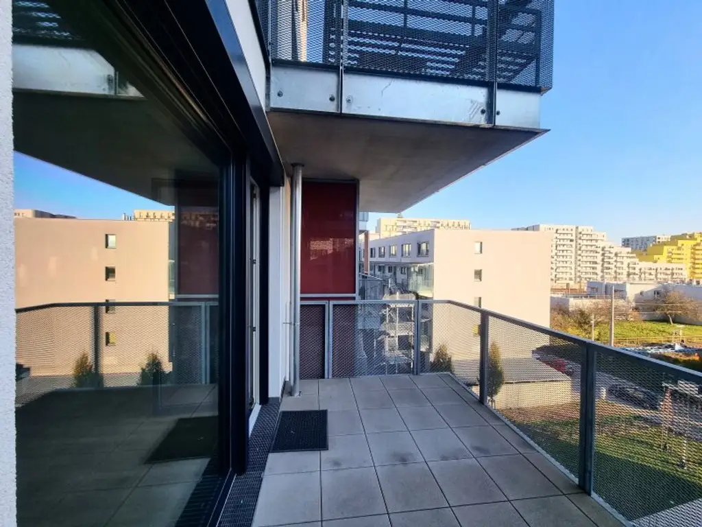 Neuwertige Balkonwohnung inkl. DAN-Küche mit Grünblick & hohem Freizeitkomfort