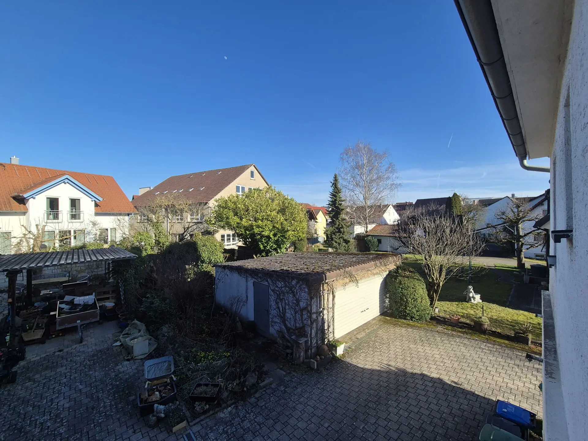 Blick Richtung Garage