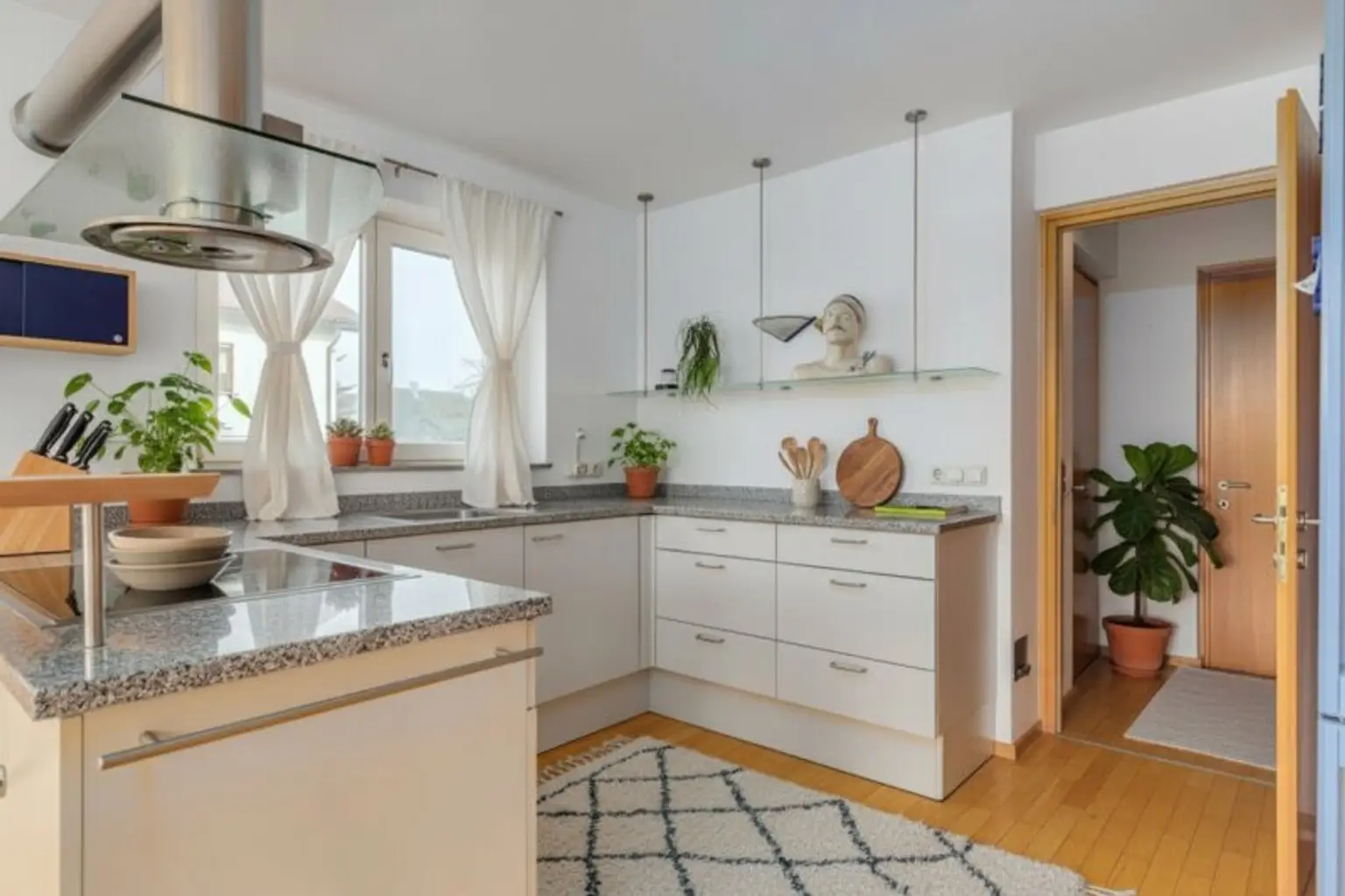 Ökologisches Traumhaus mit Garten und begehbarer Dachterasse