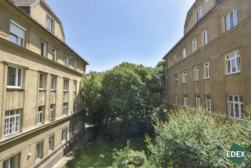 Altbauwohnung mit 2 Zimmern & Sanierungsbedarf – perfekt für kreative Eigennutzer