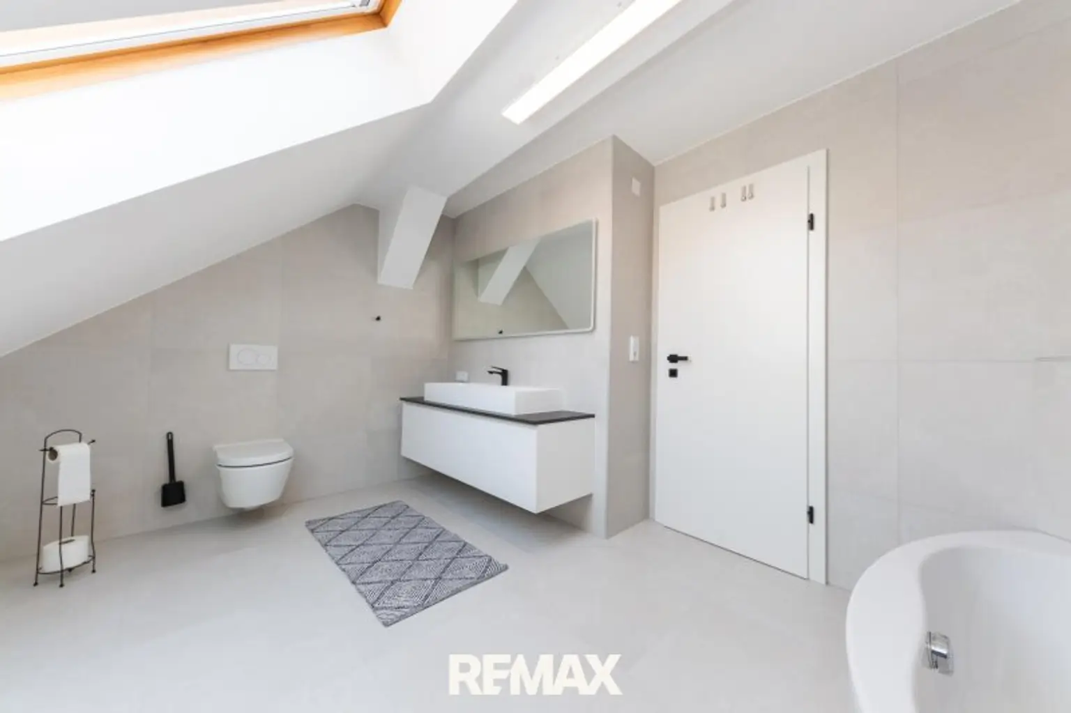 Badezimmer (DG)