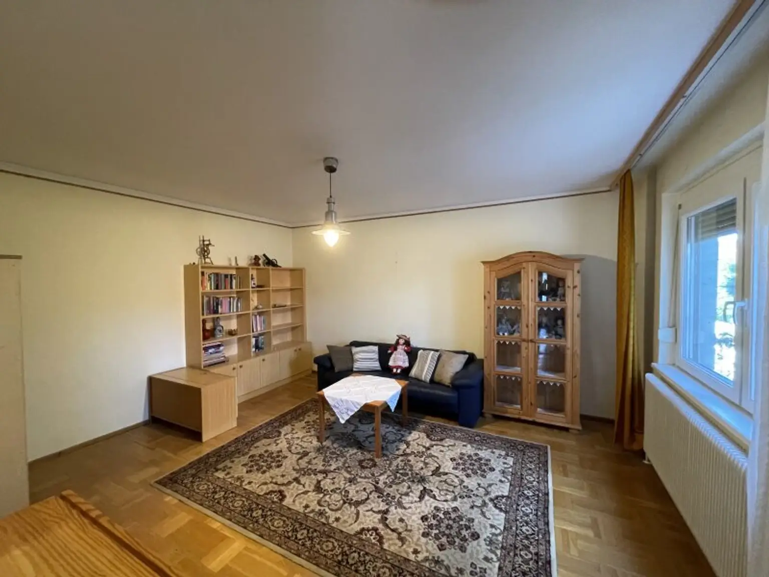 GROSSZÜGIGES ANWESEN MIT WOHNHAUS -- WUNDERSCHÖNER INNENHOF UND GROSSER GARTEN -- 1.315 m²!