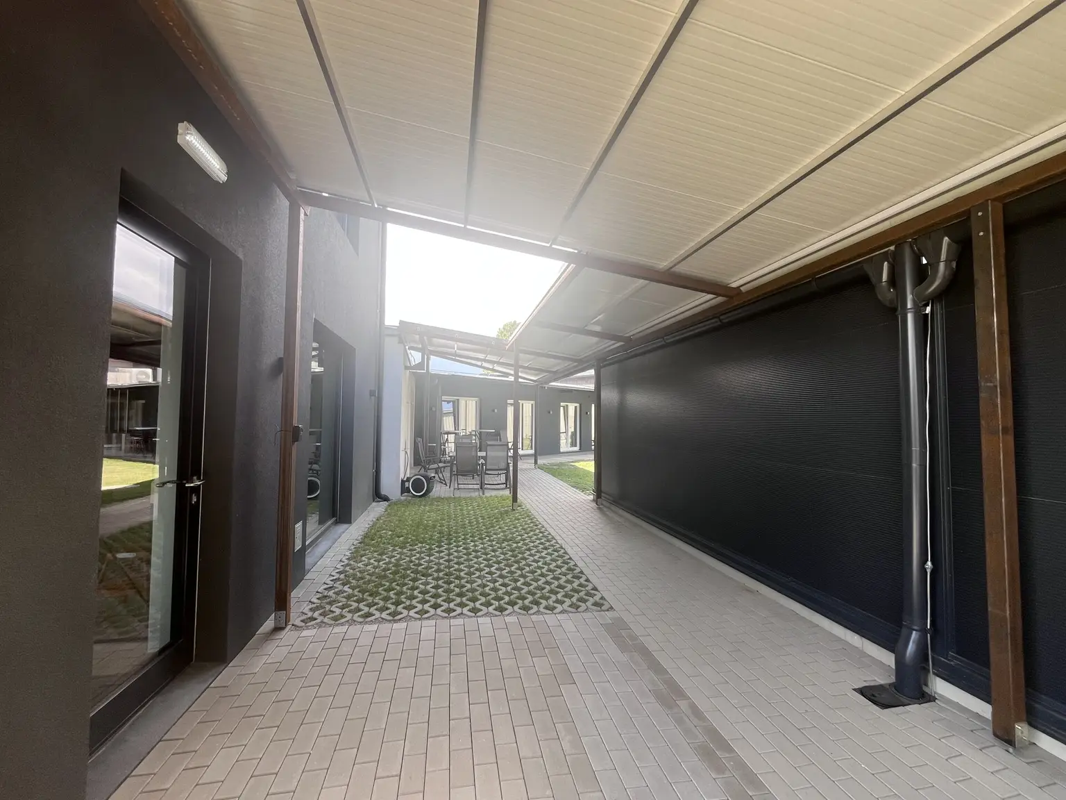 110m2 bis 183 m2  Saal zur individuellen Nutzung!