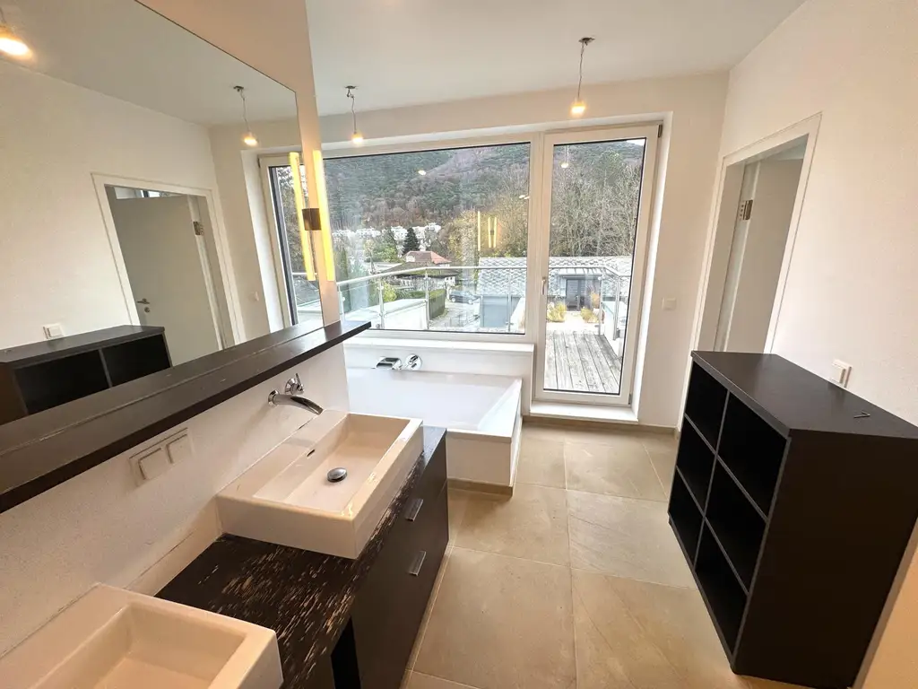 Exklusive Luxusvilla in absoluter Ruhelage mit Pool!