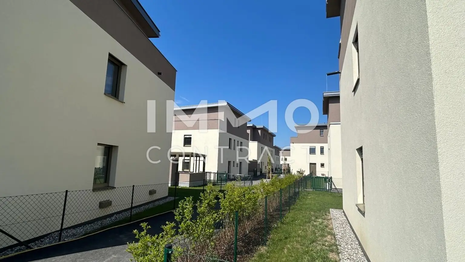 Modernes Reihenhaus in Top Lage inkl. Keller und 2 Tiefgaragenplätzen provisionsfrei!!