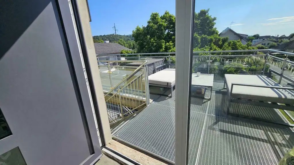 ** Großzügiges & edel saniertes Stadthaus ** Hochwertige Ausstattung ** 3 Bäder ** Einliegerwohnung ** absolute Ruhelage **