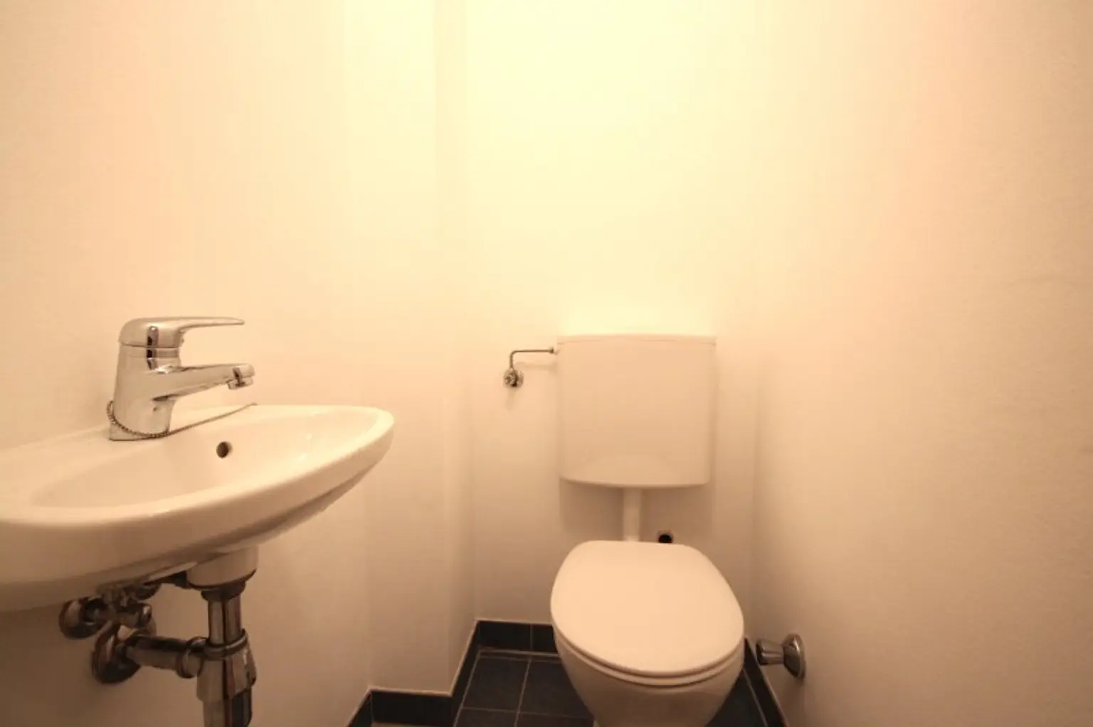 Schöne 2-Zi-Wohnung in Zentrumslage inkl. Tiefgaragenplatz