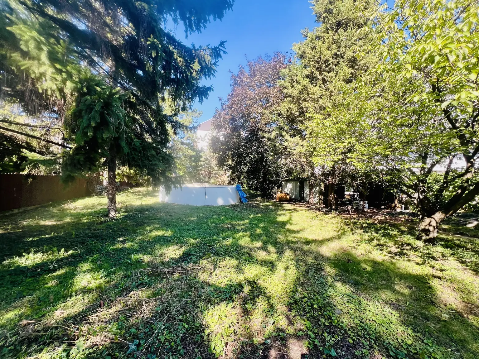 Mehrfamilienhaus mit Garten