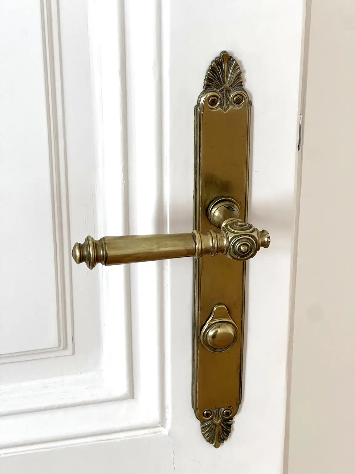 UNBEFRISTET: Traumhafte Altbauwohnung in prominenter Lage