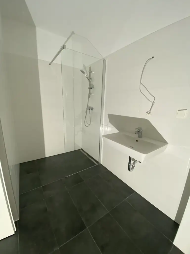 Herrliche 2-Zimmer-Wohnung mit Süd-Ost-Balkon und Tiefgaragenplatz im wunderschönen Kalsdorf