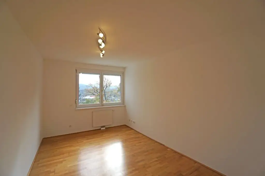 Exklusive Garten-Wohnung in ruhiger Grünlage am Loudon'schen Wald