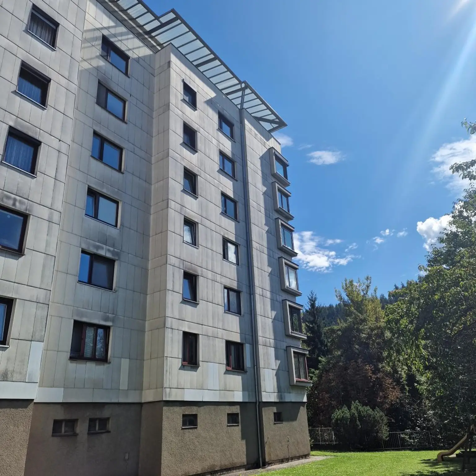 Ruhige und sonnige 4-Zimmer-Wohnung in zentraler Lage!