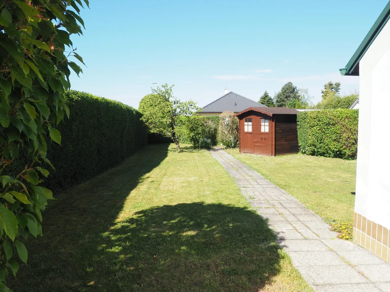 Nebengebäude-Garten