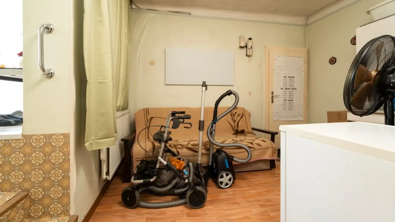 Sanierungsbedürftiges Haus in Untersiebenbrunn! Rohdachboden mit Ausbaupotential!