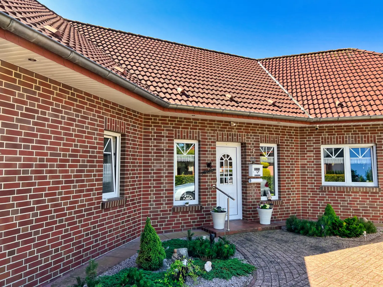 Ebenerdiger Walmdachbungalow in ruhiger Sackgassenlage – Keine Käuferprovision!
