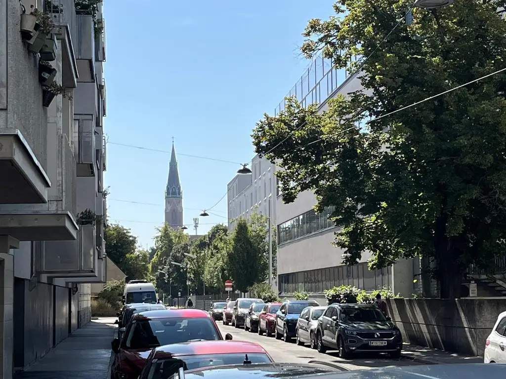 Sehr charmante Altbauwohnung in TOP-Lage