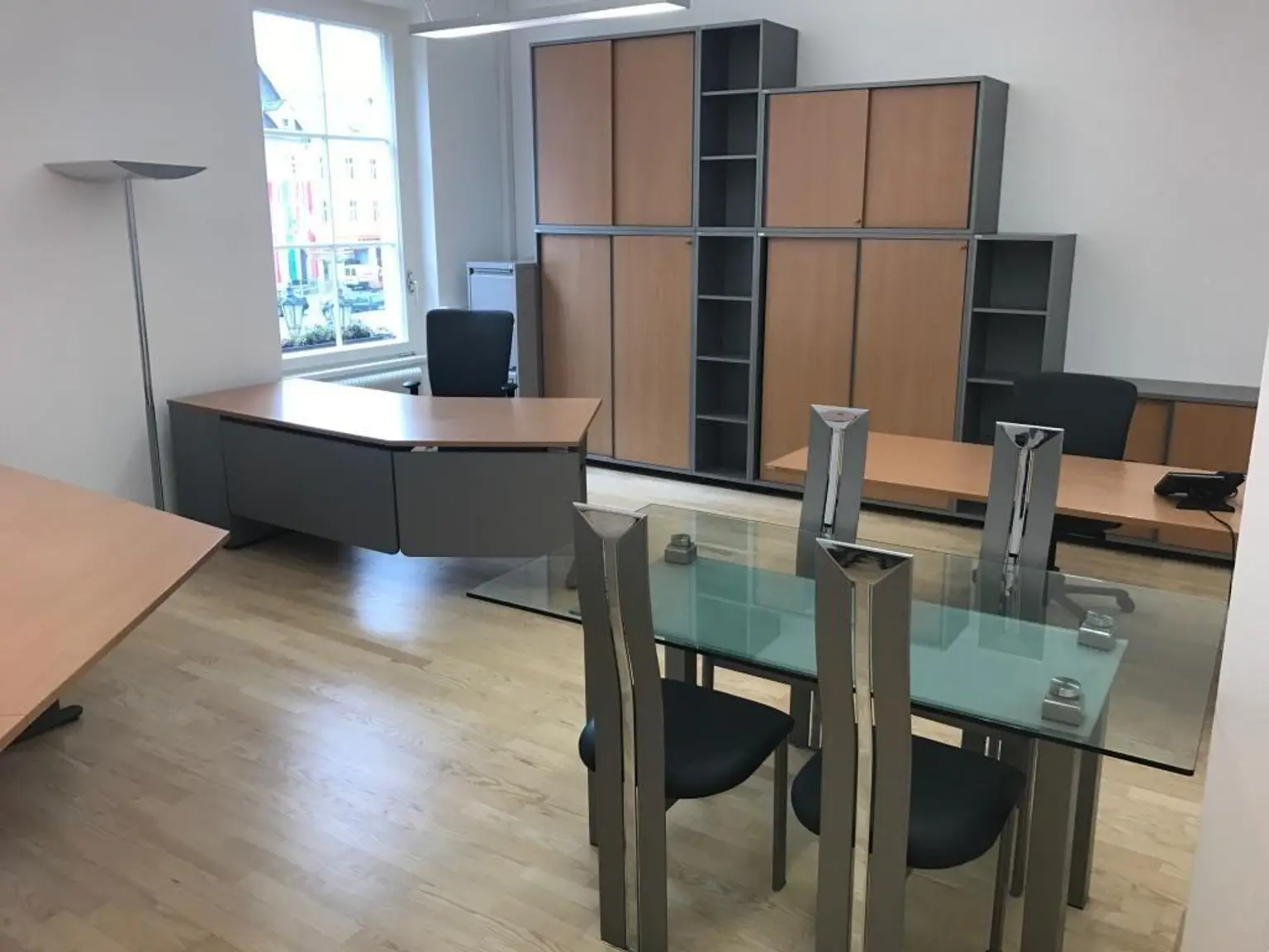 Büro 1