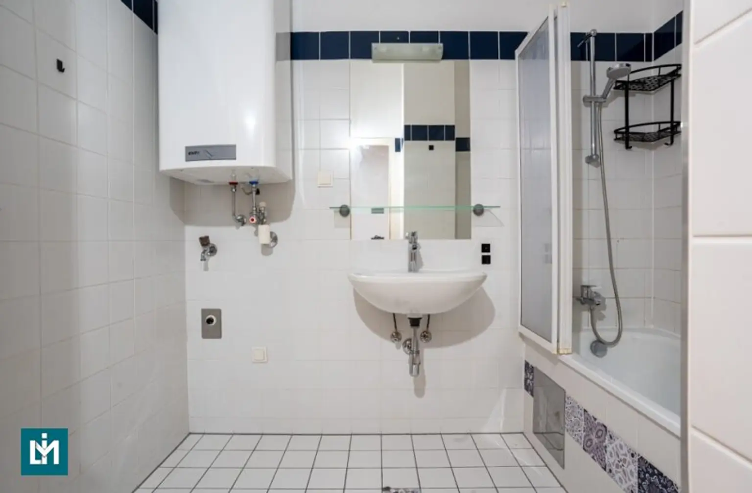 SCHÖNE 2 - ZIMMER MAISONETTE MIT GALERIE UND FREIFLÄCHE / NÄHE KRANKENHAUS GÖTTLICHER HEILAND