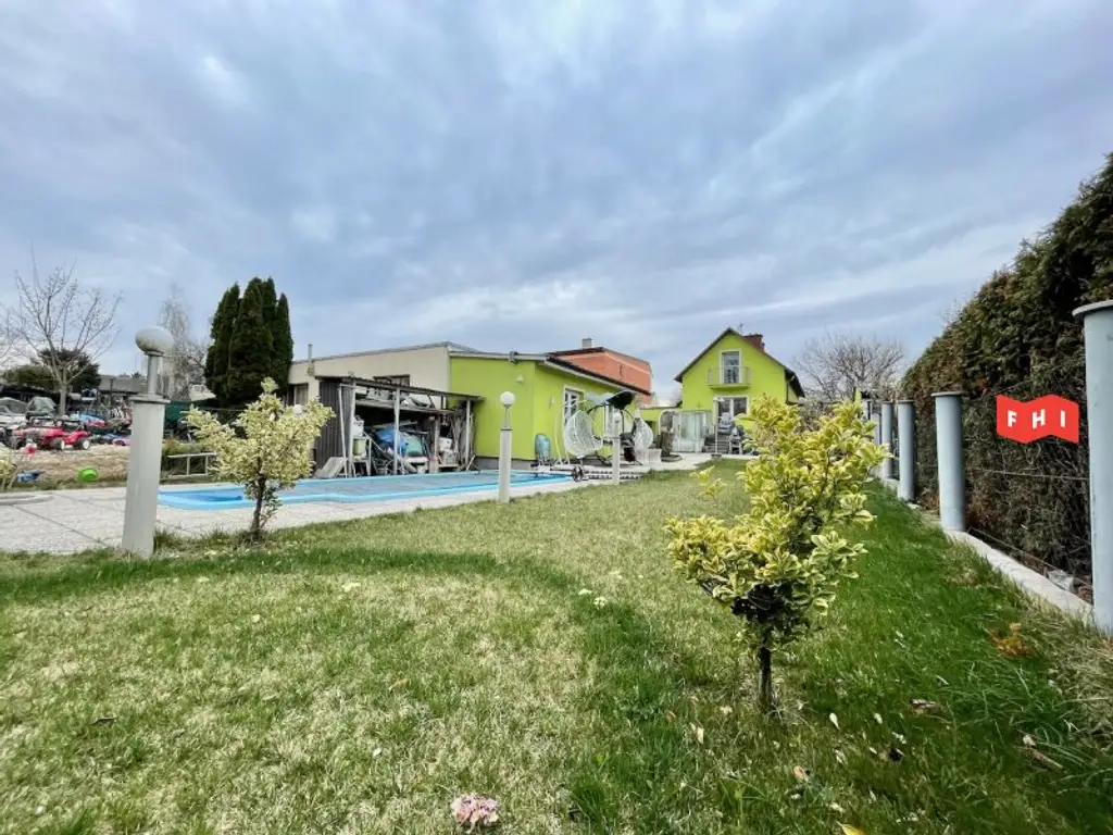 Erweiterbares 4 Zimmer Einfamilienhaus mit Garage, Pool & Gartenhaus