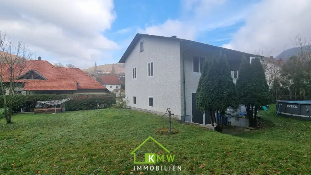 NEU AM MARKT: Wohnhaus am Waldrand